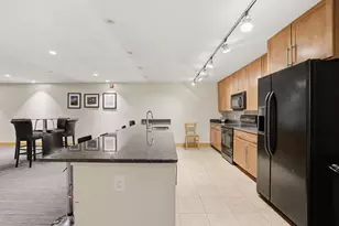 1550 E Royall Pl, Milwaukee, WI 53202 - Photo 20