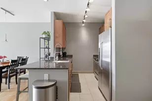 1550 E Royall Pl, Milwaukee, WI 53202 - Photo 10