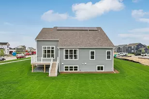 w256n6649 Beaver Creek Ln, Sussex, WI 53089 - Photo 4