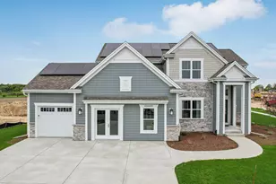 w256n6649 Beaver Creek Ln, Sussex, WI 53089 - Photo 2