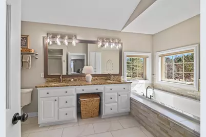 W292N3296  Summerhill Rd, Delafield, WI 53072 - Photo 32
