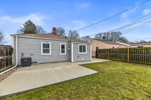 3423 S 1st Pl, Milwaukee, WI 53207 - Photo 20