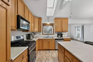 8910 S River Edge Dr, Oak Creek, WI 53154 - Photo 8