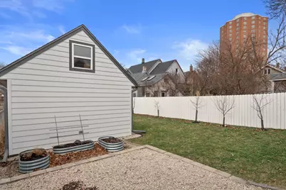 1850 N Arlington Pl, Milwaukee, WI 53202 - Photo 36