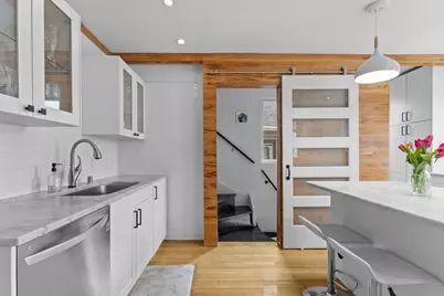 1850 N Arlington Pl, Milwaukee, WI 53202 - Photo 6