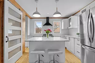 1850 N Arlington Pl, Milwaukee, WI 53202 - Photo 4