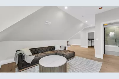 525  Maple St, Lake Geneva, WI 53147 - Photo 50