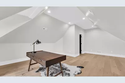 525  Maple St, Lake Geneva, WI 53147 - Photo 54