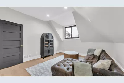 525  Maple St, Lake Geneva, WI 53147 - Photo 48