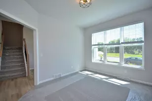 704 Winterberry Dr, Waukesha, WI 53188 - Photo 4