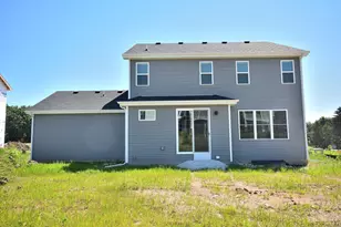 704 Winterberry Dr, Waukesha, WI 53188 - Photo 2