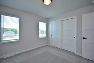704 Winterberry Dr, Waukesha, WI 53188 - Photo 18