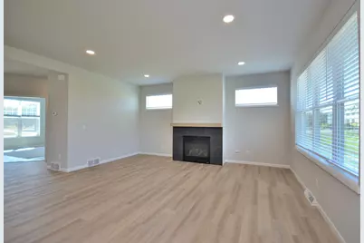 704  Winterberry Dr, Waukesha, WI 53188 - Photo 12