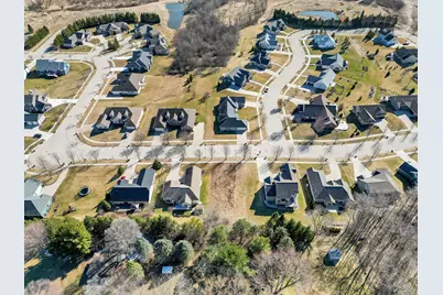 1503  Red Oak Dr, Hartford, WI 53027 - Photo 4