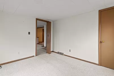 W6709  Lake Shore Circle Cir, Sugar Creek, WI 53121 - Photo 20