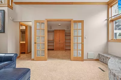 221  Crystal Dr, Hartland, WI 53029 - Photo 24