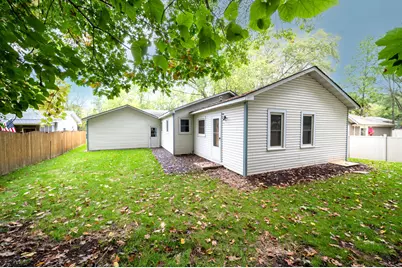 559  Gatewood Dr, Twin Lakes, WI 53181 - Photo 2