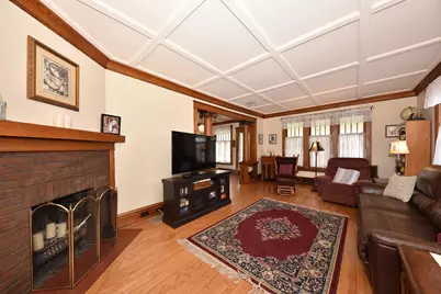 139 N 8th Ave, West Bend, WI 53095 - Photo 6