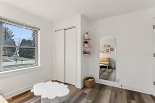 6463 N Garden Grove Ln, Glendale, WI 53209 - Photo 18