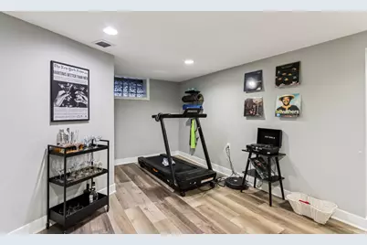 6463 N Garden Grove Ln, Glendale, WI 53209 - Photo 30