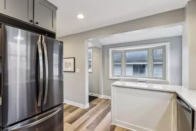 6463 N Garden Grove Ln, Glendale, WI 53209 - Photo 6