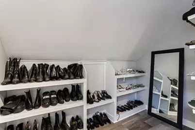 6463 N Garden Grove Ln, Glendale, WI 53209 - Photo 24