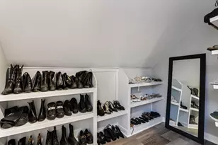 6463 N Garden Grove Ln, Glendale, WI 53209 - Photo 24