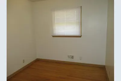 4160 N 69th St, Milwaukee, WI 53216 - Photo 12