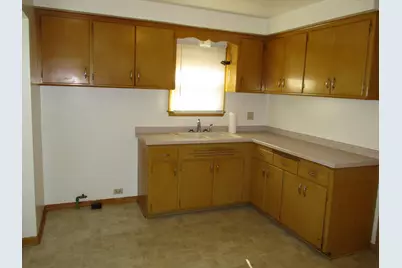 4160 N 69th St, Milwaukee, WI 53216 - Photo 2