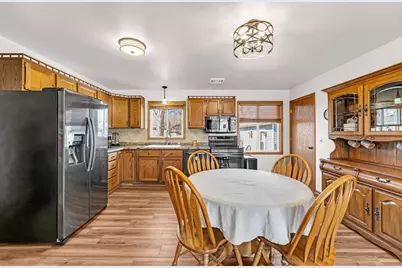 2420  Marshall Sq, Racine, WI 53139 - Photo 8