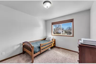 2420  Marshall Sq, Racine, WI 53139 - Photo 14