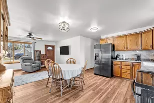 2420 Marshall Square, Racine, WI 53139 - Photo 4