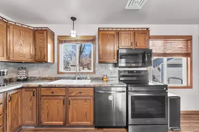 2420  Marshall Sq, Racine, WI 53139 - Photo 12