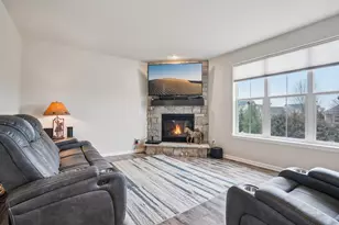 609 Westlawn Ave, Mukwonago, WI 53149 - Photo 12