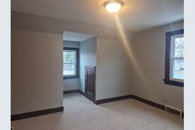 2201 S 30th St, La Crosse, WI 54601 - Photo 16