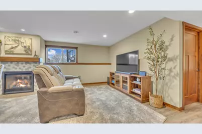 1515  Hummingbird Ln, Plymouth, WI 53073 - Photo 22