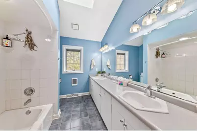 150  Bunker Hill Dr, Brookfield, WI 53005 - Photo 24