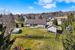 W296S2982 Molly Ln, Genesee, WI 53188 - Photo 40