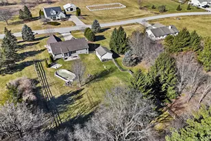 W296S2982 Molly Ln, Genesee, WI 53188 - Photo 4