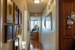 2525 S Shore Dr, Milwaukee, WI 53207 - Photo 14