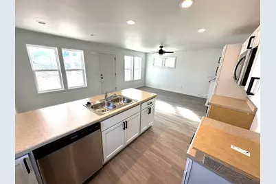 1061  Fairway Ct, Sheboygan Falls, WI 53085 - Photo 4