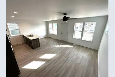 1063  Fairway Ct, Sheboygan Falls, WI 53085 - Photo 2