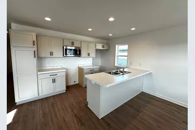 1067  Fairway Ct, Sheboygan Falls, WI 53085 - Photo 2