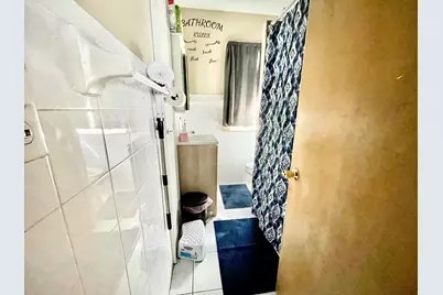 7225 W Vienna Ct, Milwaukee, WI 53216 - Photo 4