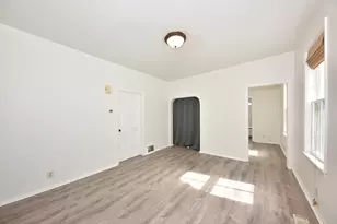 2545 N Pierce St, Milwaukee, WI 53212 - Photo 6