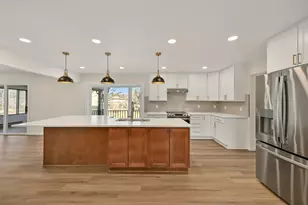 20300 Yorktown Ct, Brookfield, WI 53045 - Photo 12