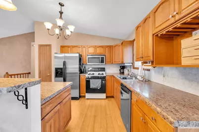 950  101st St, Pleasant Prairie, WI 53158 - Photo 6