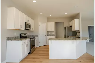 401  90th St, Racine, WI 53406 - Photo 10