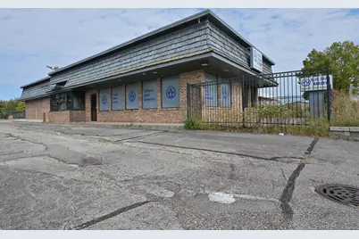 622  3 Mile Rd, Racine, WI 53402 - Photo 2