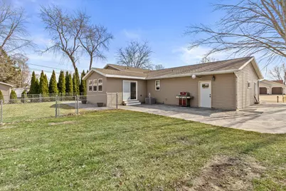 817 W Milwaukee St, Jefferson, WI 53549 - Photo 36